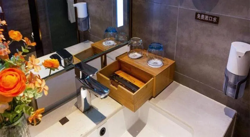 James Joyce Coffetel Shijiazhuang the Mixc Jinyuan Tower Airport Bus