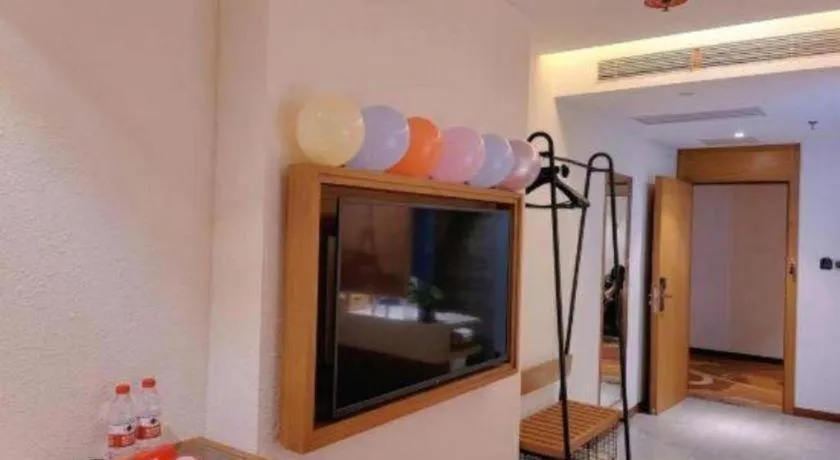 James Joyce Coffetel Shijiazhuang the Mixc Jinyuan Tower Airport Bus