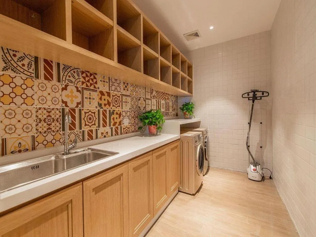 Magnotel Tongxiang Shimao Center