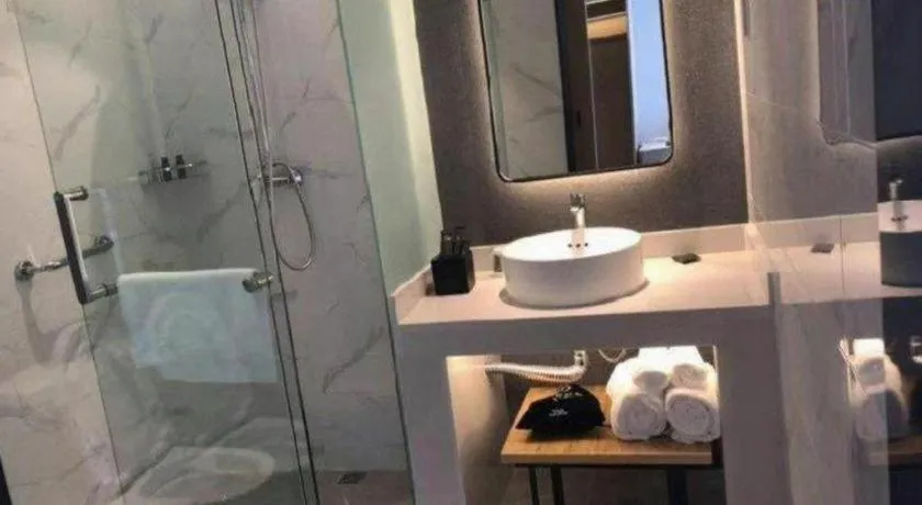 Magnotel Tongxiang Shimao Center