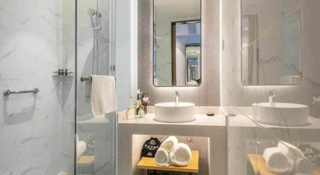 Magnotel Tongxiang Shimao Center