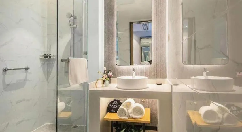 Magnotel Tongxiang Shimao Center