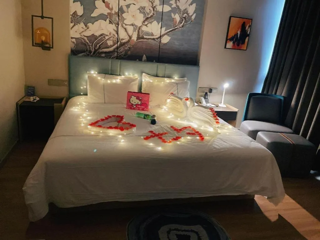 Bed in Magnotel Tongxiang Shimao Center