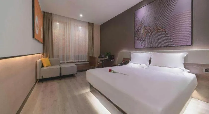 Bed in IU Hotels· Wuhan Jianghan Road Metro Station