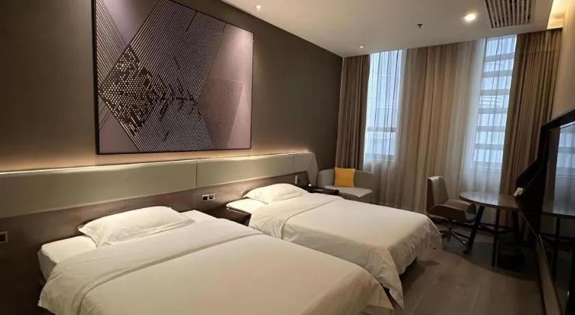 Bed in IU Hotels· Wuhan Jianghan Road Metro Station
