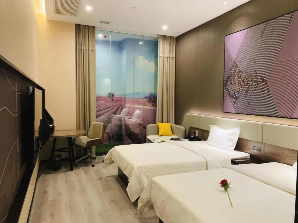 Bed in IU Hotels· Wuhan Jianghan Road Metro Station