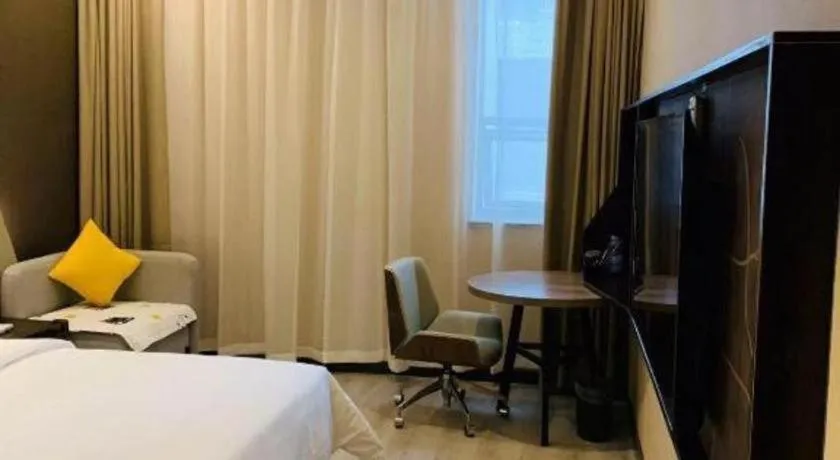 Bed in IU Hotels· Wuhan Jianghan Road Metro Station