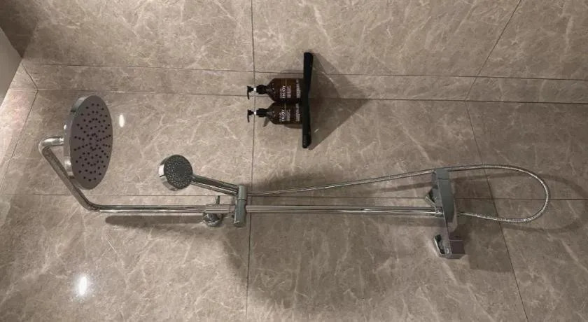 IU Hotels· Wuhan Jianghan Road Metro Station