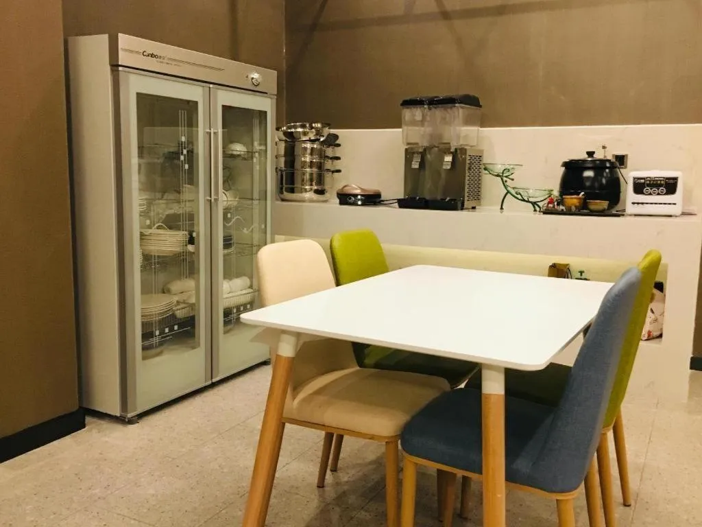 IU Hotels· Wuhan Jianghan Road Metro Station