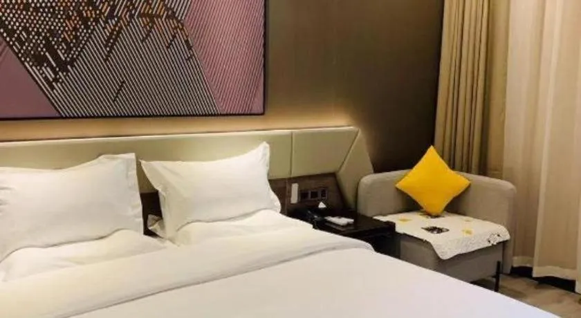 Bed in IU Hotels· Wuhan Jianghan Road Metro Station