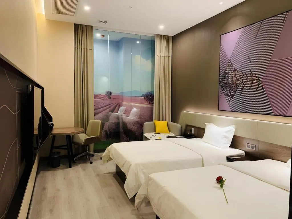Bed in IU Hotels· Wuhan Jianghan Road Metro Station