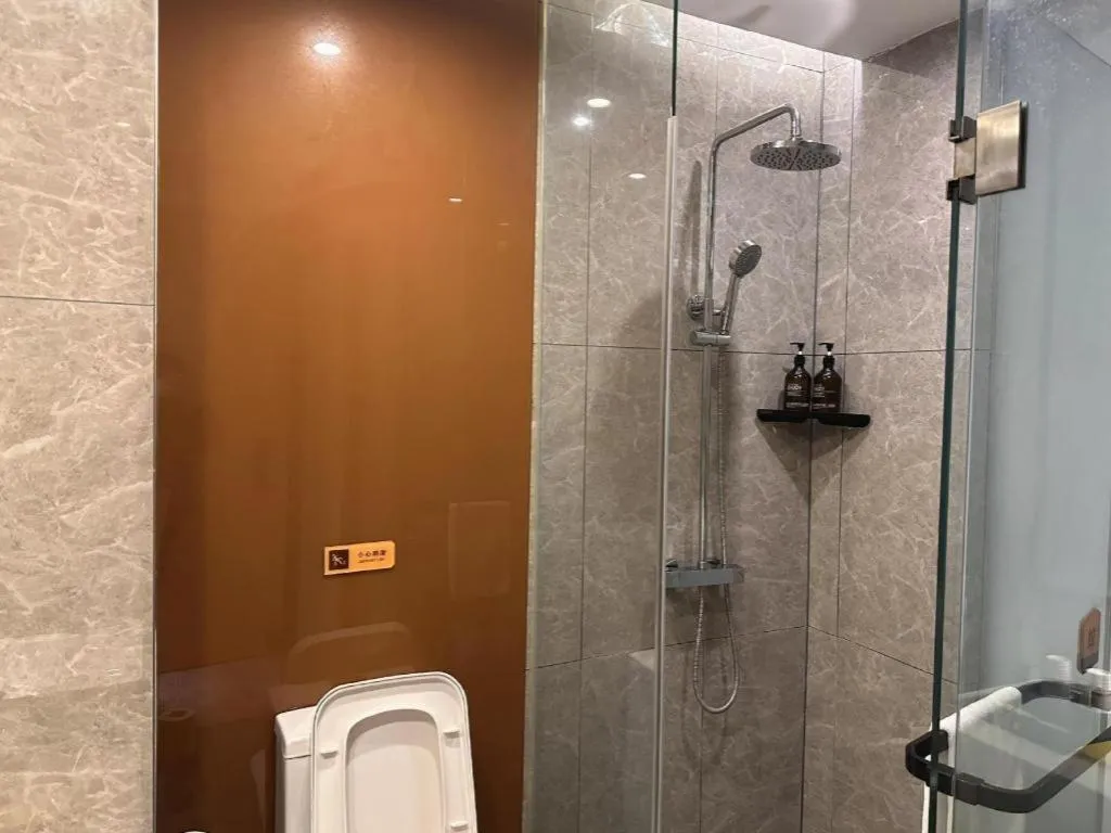 IU Hotels· Wuhan Jianghan Road Metro Station