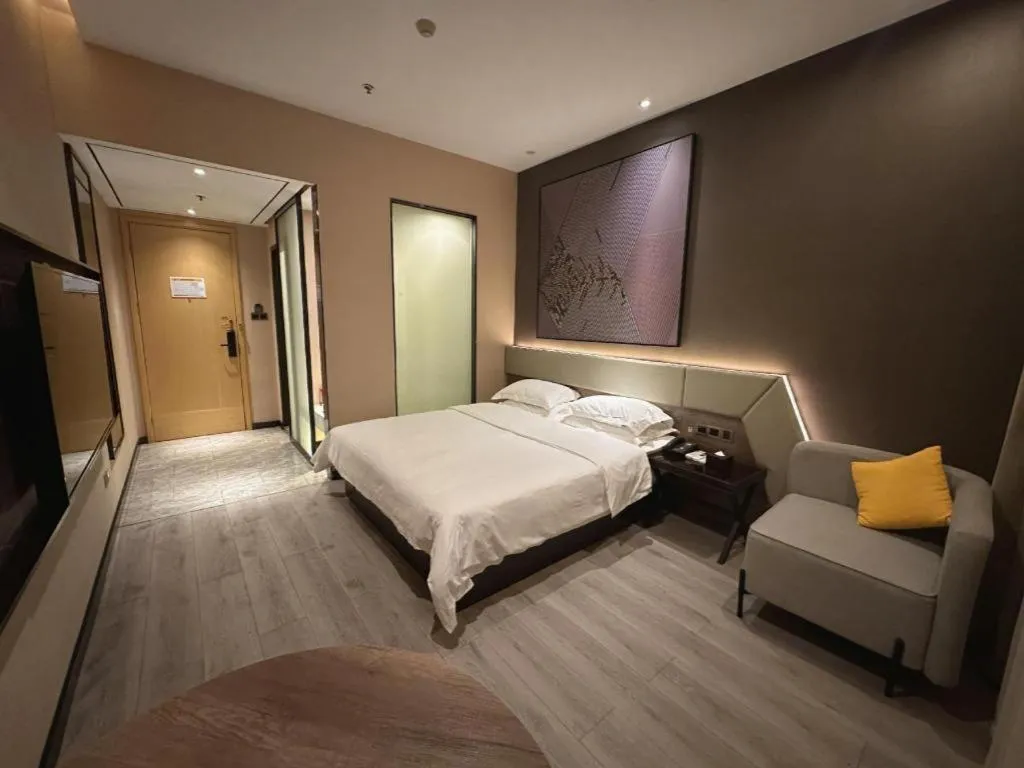 Bed in IU Hotels· Wuhan Jianghan Road Metro Station