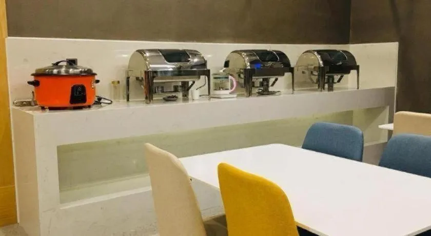 IU Hotels· Wuhan Jianghan Road Metro Station