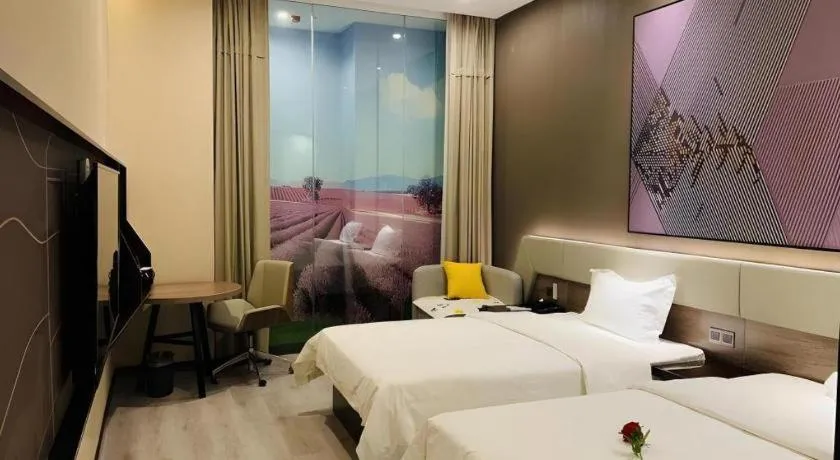 Bed in IU Hotels· Wuhan Jianghan Road Metro Station