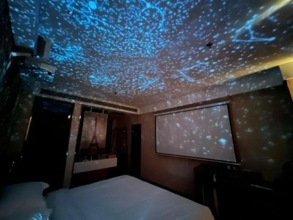 Bed in James Joyce Coffetel Changchun People's Square