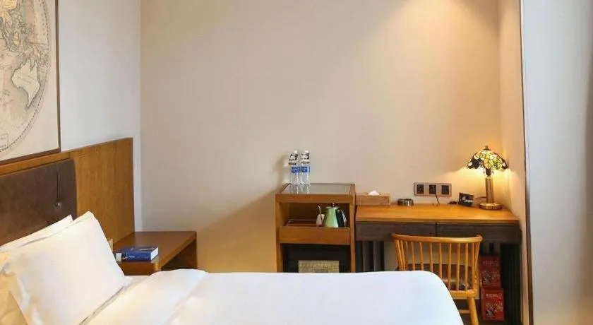 Bed in James Joyce Coffetel Changchun People's Square