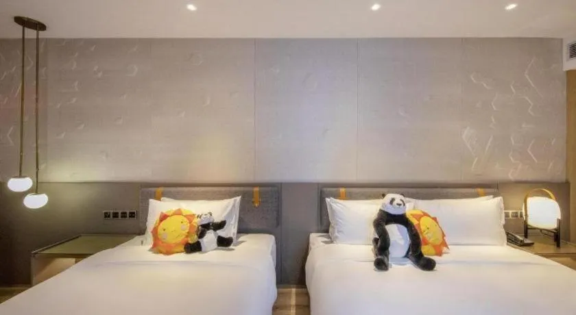 Bed in Zhejiang Cloud Mountain Deefly Hotel