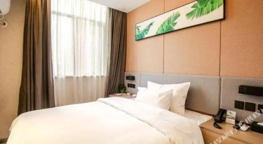 Bed in UP and IN Hotel Jiangxi Nanchang City Nanchang County Liantang Zhong Avenue Huarunwanjia
