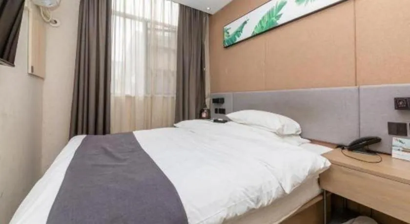 Bed in UP and IN Hotel Jiangxi Nanchang City Nanchang County Liantang Zhong Avenue Huarunwanjia