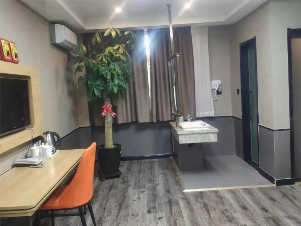 Bed in Thank Inn Plus Hotel Xinjiang Urumqi Tianshan District Bingtuan Erzhong