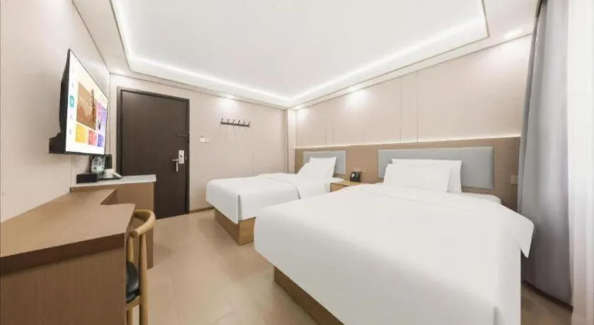 Bed in Thank Inn Plus Hotel Xinjiang Urumqi Tianshan District Bingtuan Erzhong