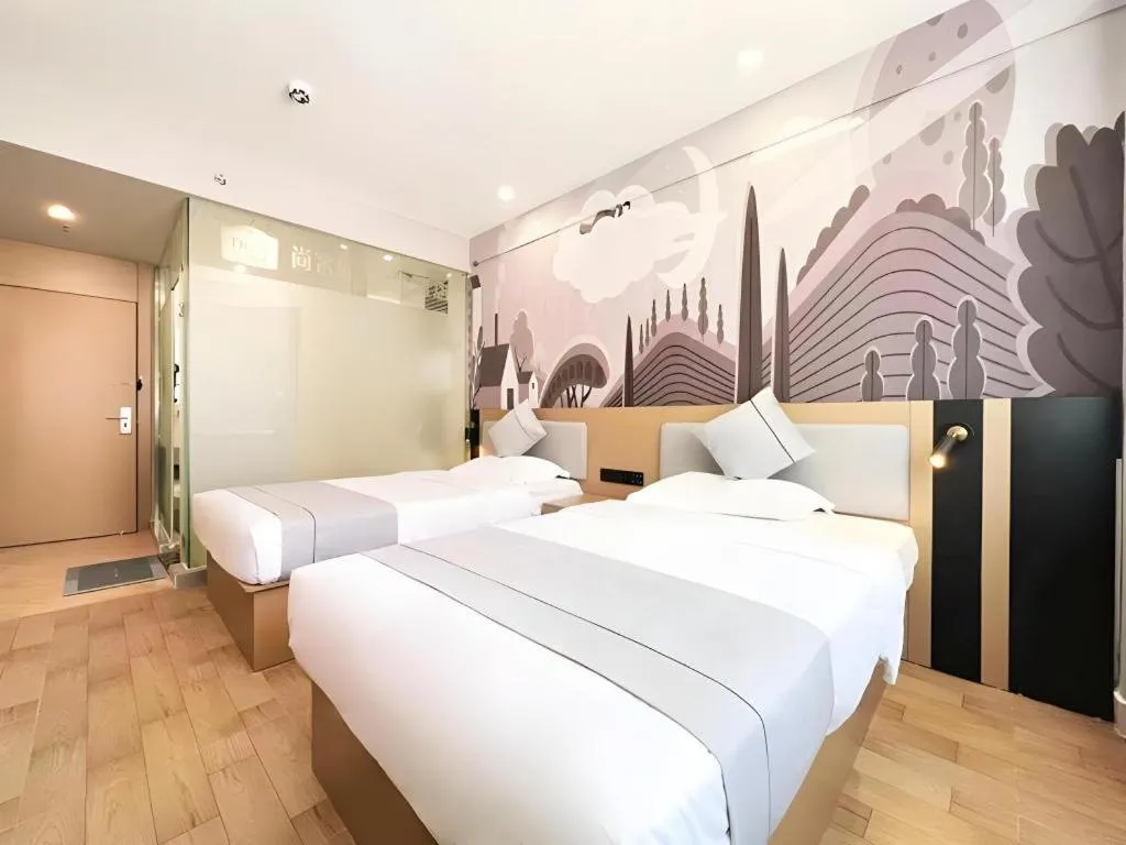 Bed in Thank Inn Hotel Hainan Sanya Sanya Bay Seascape Branch