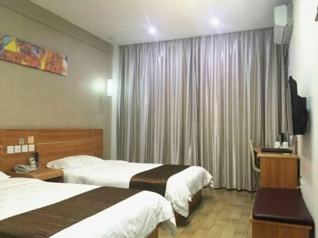 Bed in Thank Inn Hotel Hainan Sanya Sanya Bay Seascape Branch