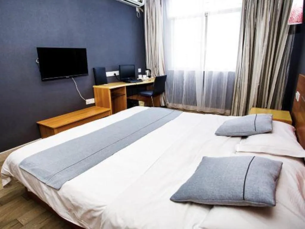 Bed in Thank Inn Hotel Hainan Sanya Sanya Bay Seascape Branch