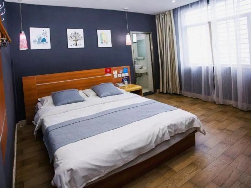 Bed in Thank Inn Hotel Hainan Sanya Sanya Bay Seascape Branch