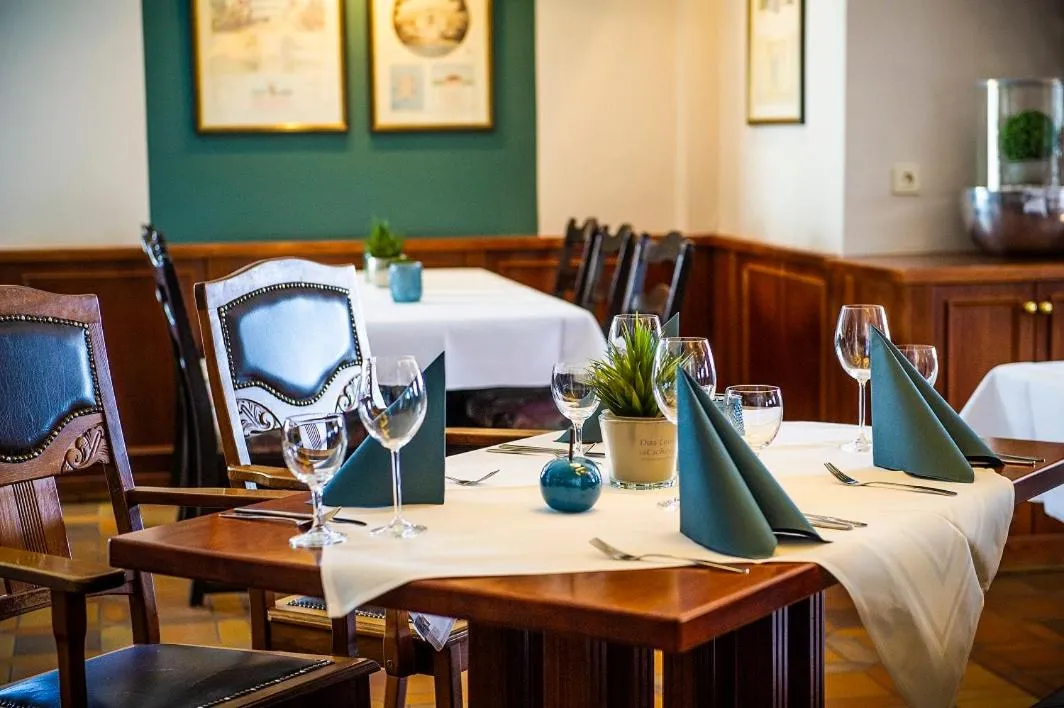 Restaurant/places to eat in Auehof Hotel & Restaurant