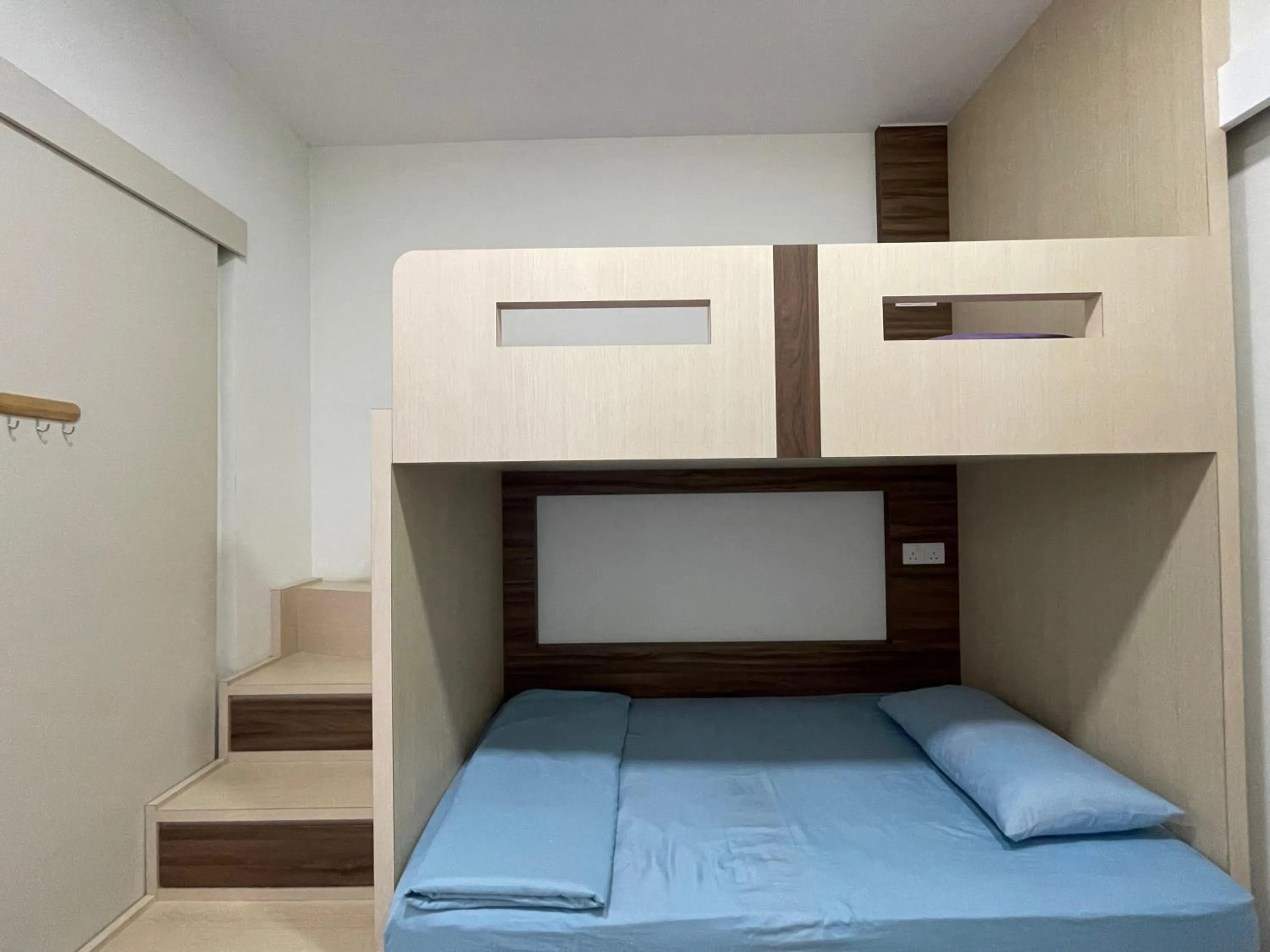 Bed in The Octagon Suites at Ipoh City Centre, 6 pax