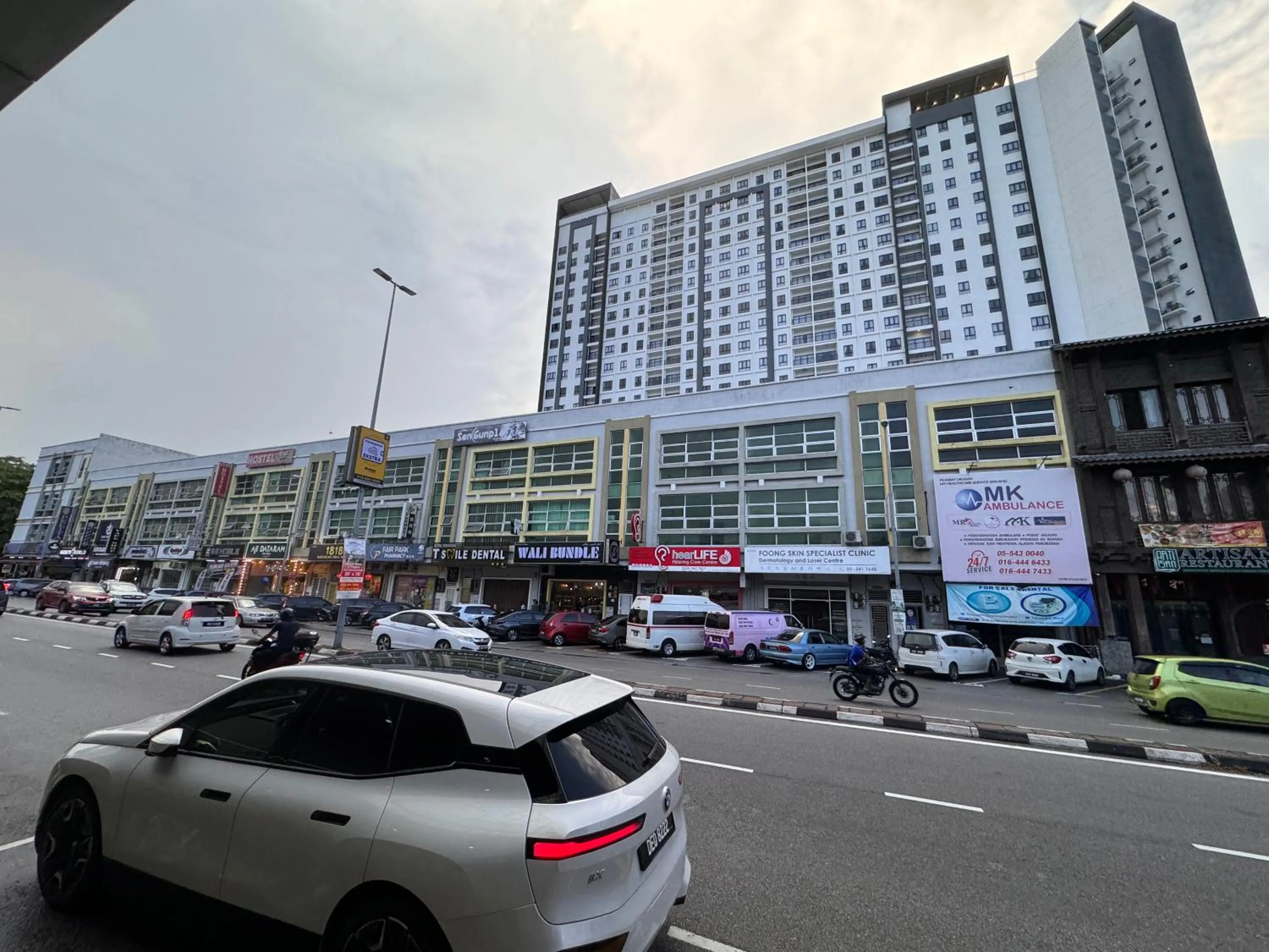 Restaurant/places to eat in Ipoh Horizon Skypool Town Suites 4-11pax by IWH Suites