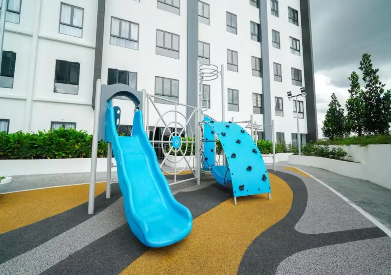 Children play ground in Ipoh Horizon Skypool Town Suites 4-11pax by IWH Suites