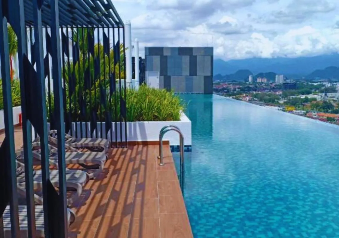 Property building in Ipoh Horizon Skypool Town Suites 4-11pax by IWH Suites