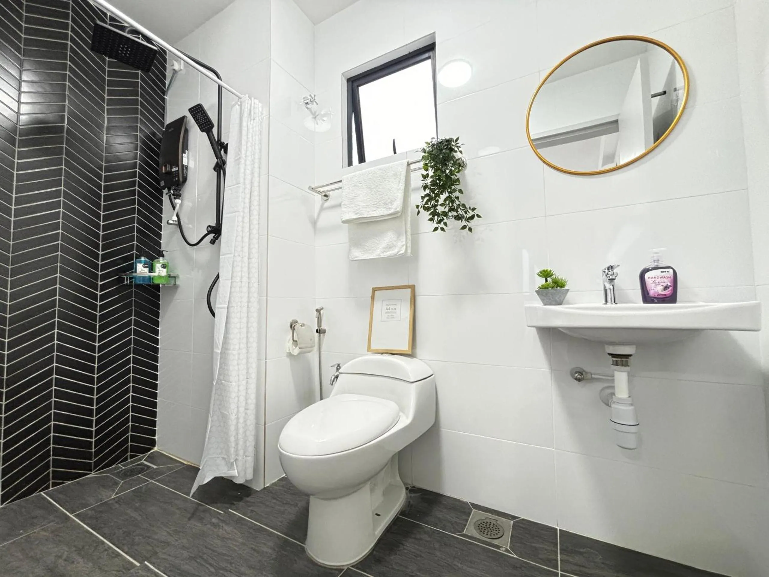 Shower in Ipoh Horizon Skypool Town Suites 4-11pax by IWH Suites