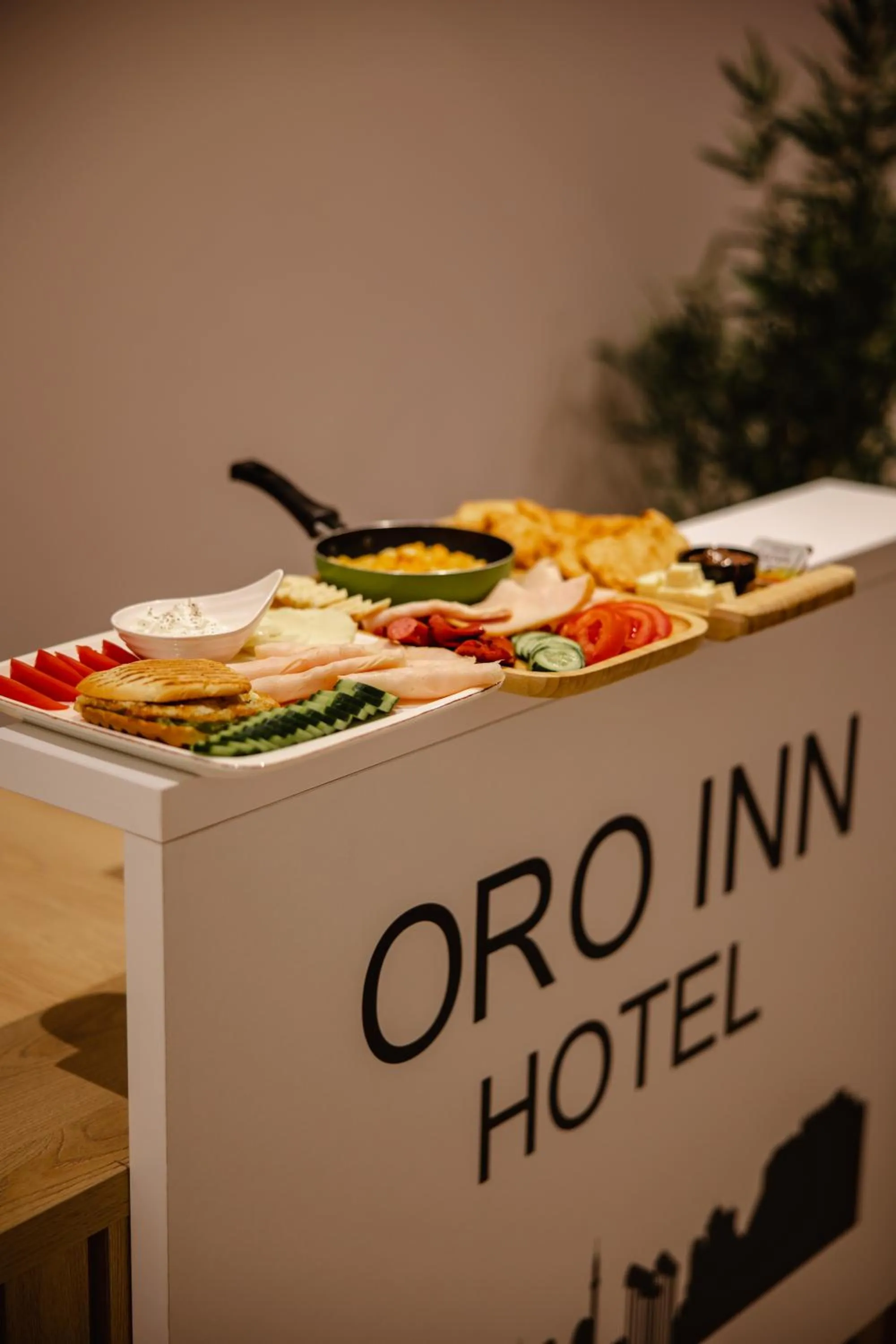 Food and drinks in Oro Inn Hotel