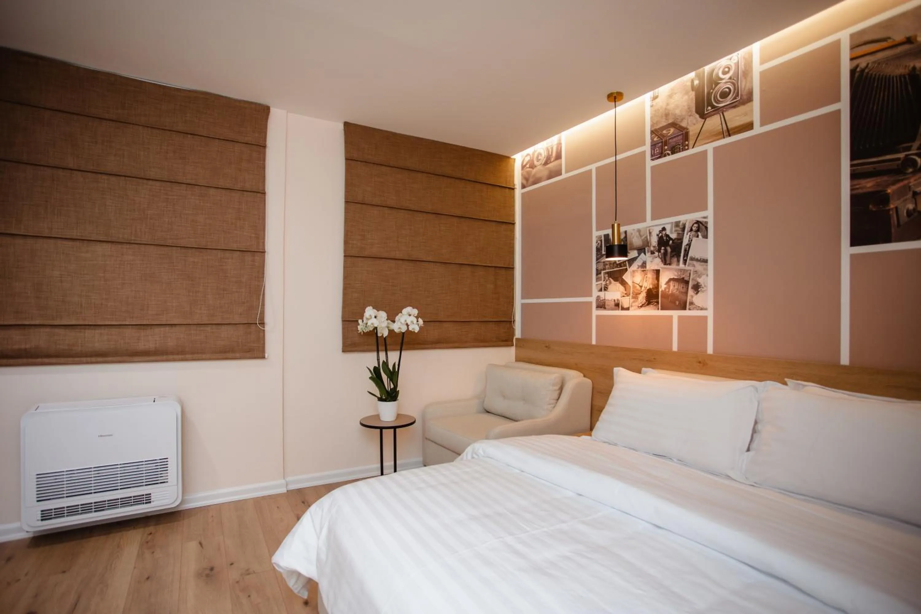 Bed in Oro Inn Hotel