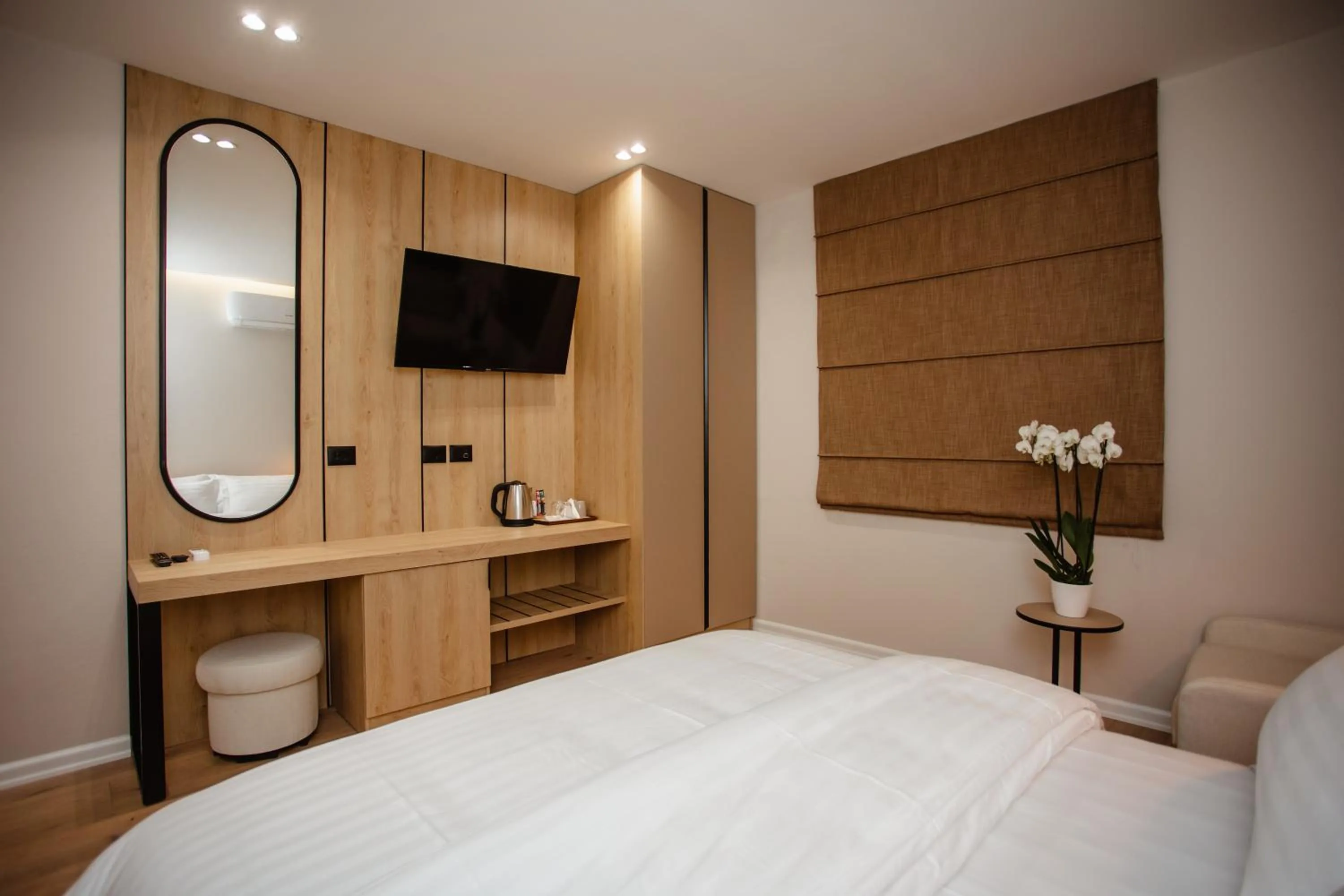 Bed in Oro Inn Hotel