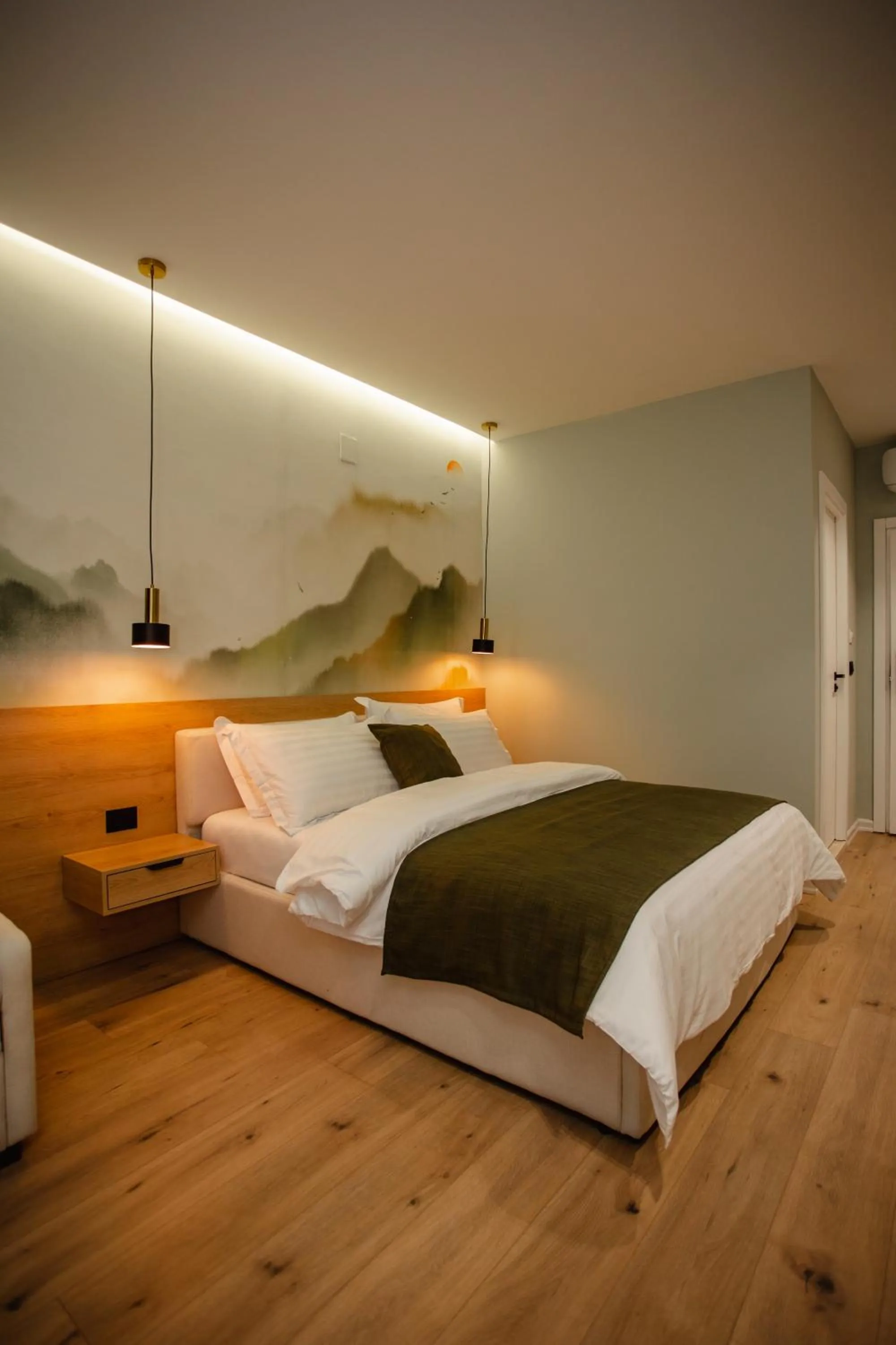 Bed in Oro Inn Hotel