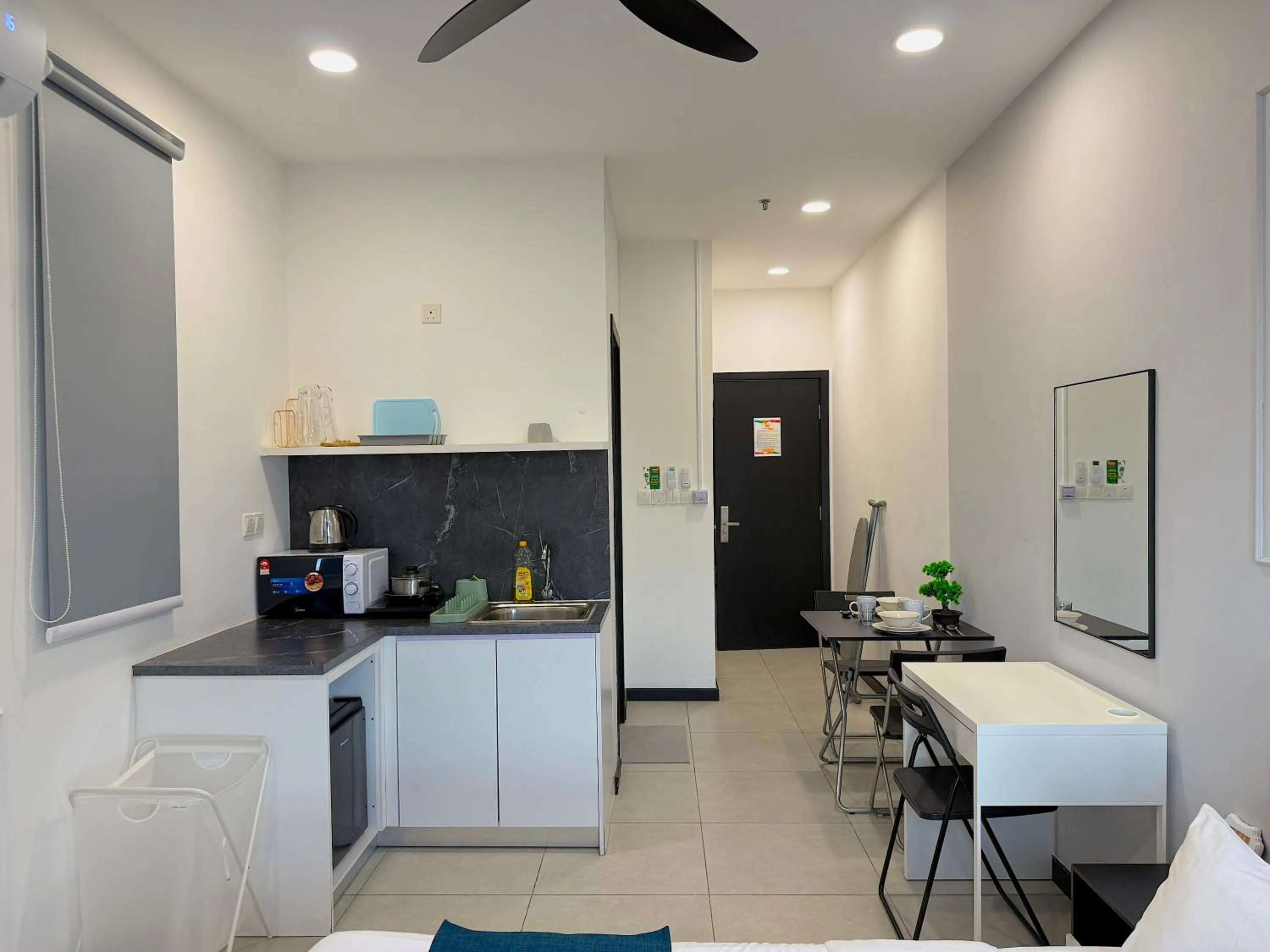 Kitchen or kitchenette in Neu Suites By Serenity Homes Near Gleneagles, KLCC & LRT
