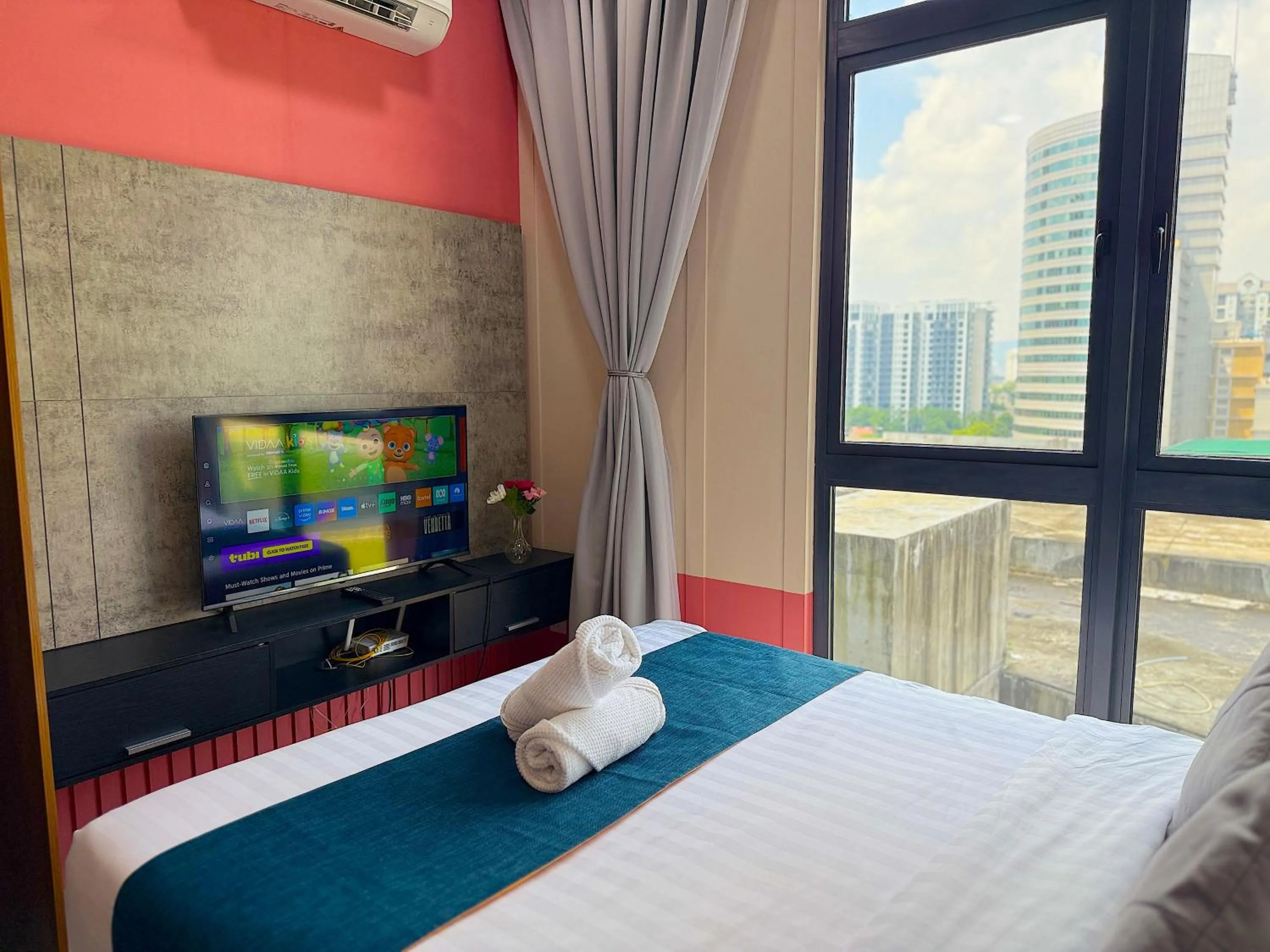 Bed in Neu Suites By Serenity Homes Near Gleneagles, KLCC & LRT