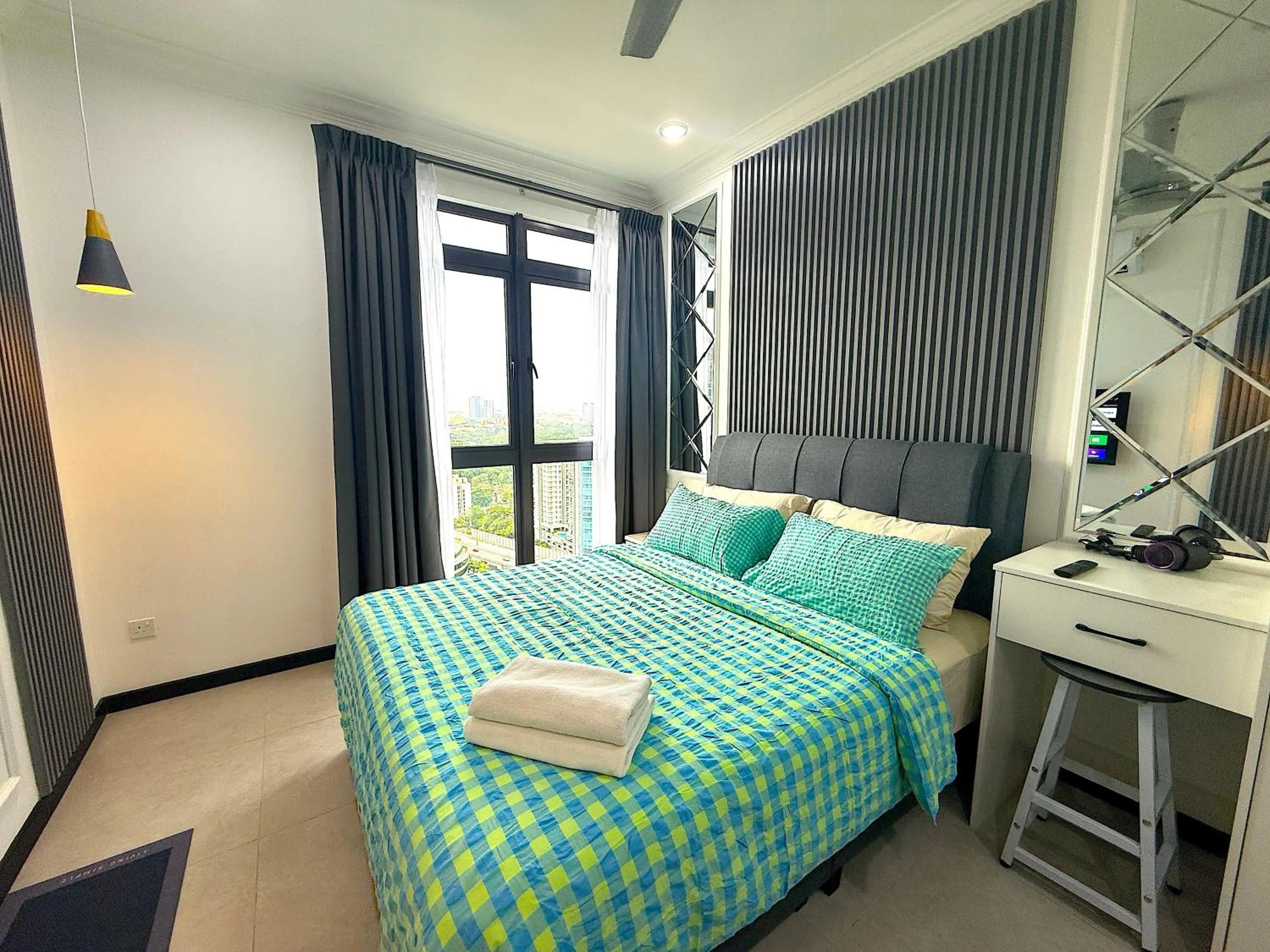 Bed in Neu Suites By Serenity Homes Near Gleneagles, KLCC & LRT