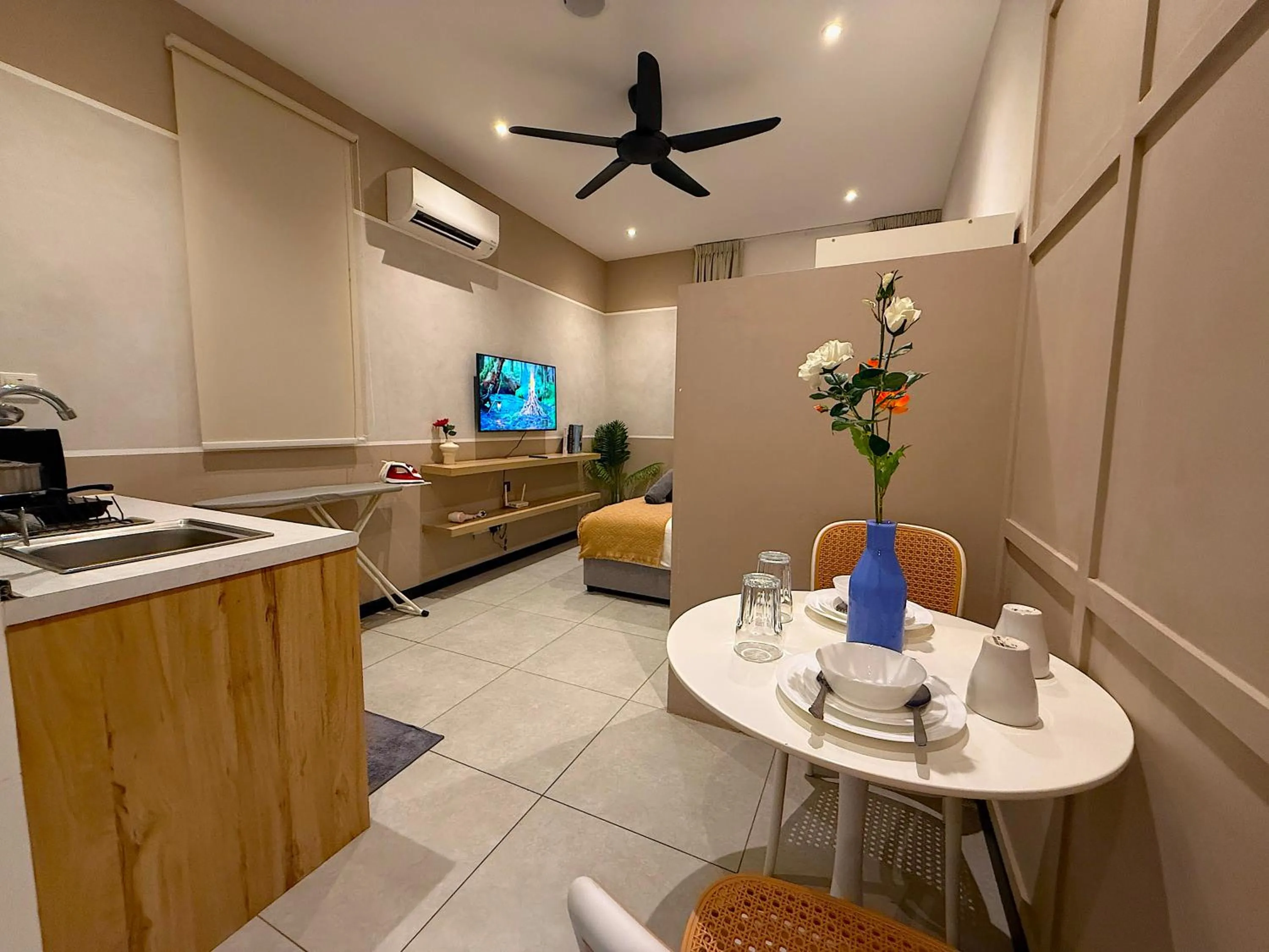 TV and multimedia in Neu Suites By Serenity Homes Near Gleneagles, KLCC & LRT