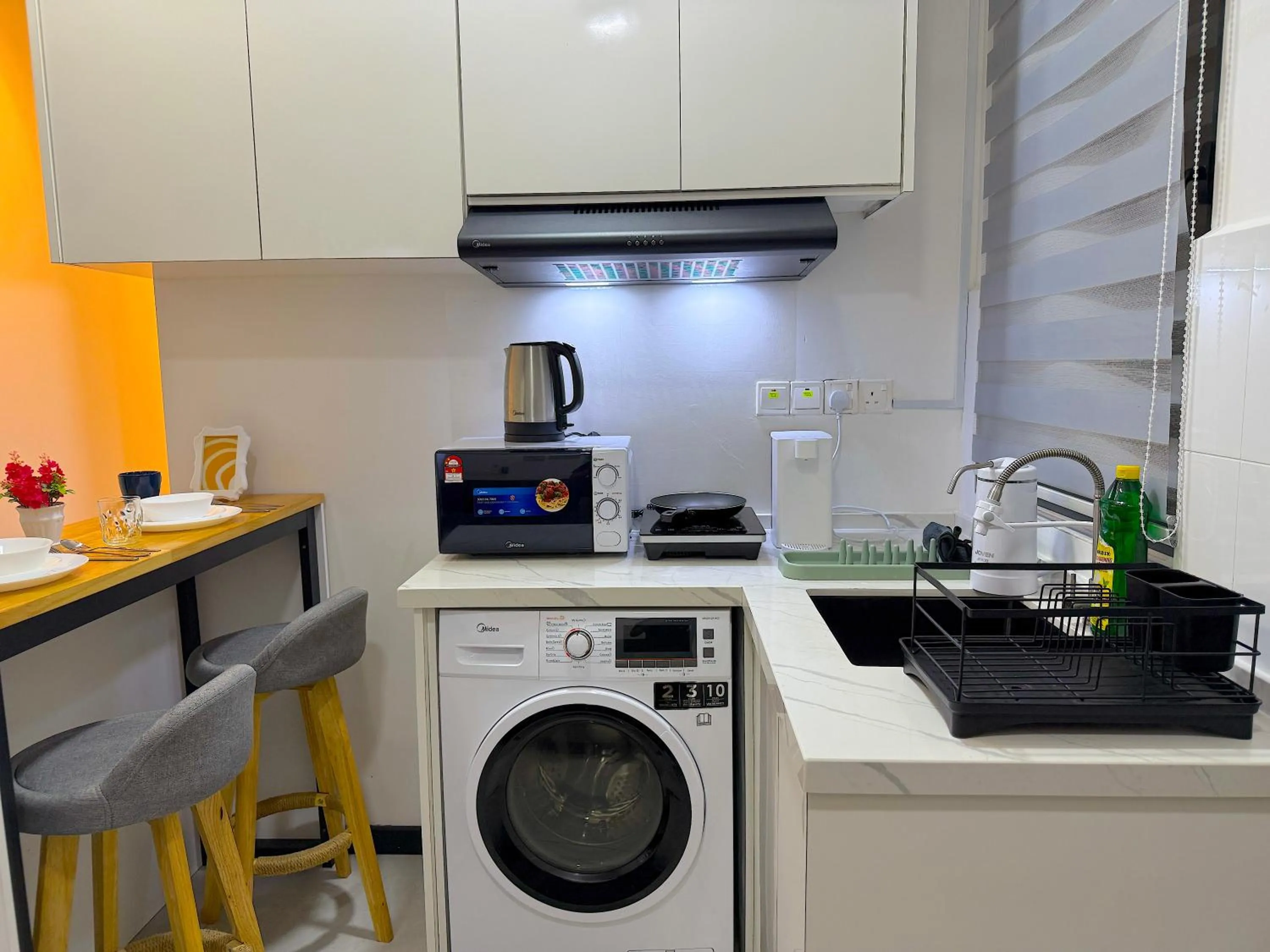 Kitchen or kitchenette in Neu Suites By Serenity Homes Near Gleneagles, KLCC & LRT