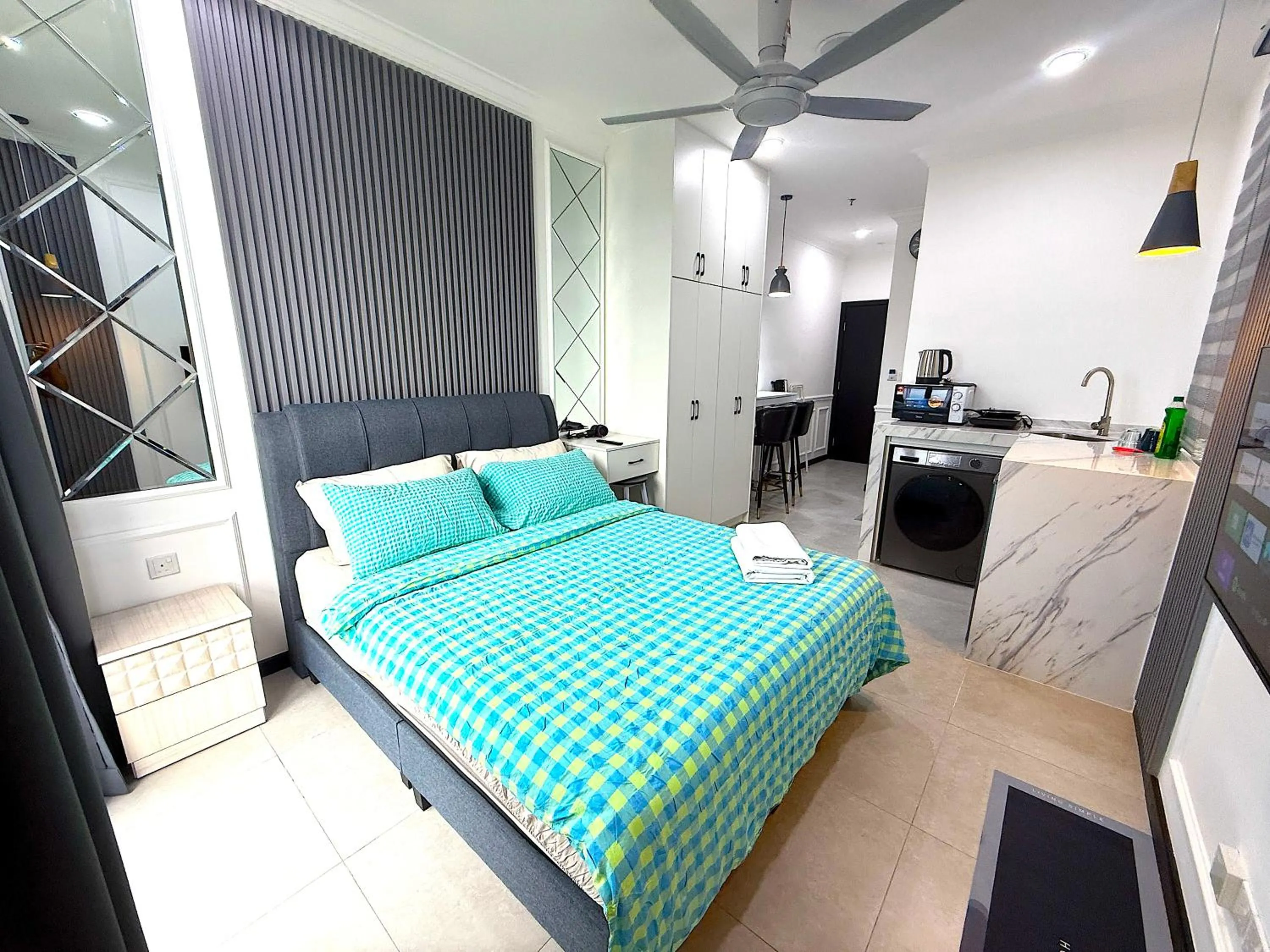 Bed in Neu Suites By Serenity Homes Near Gleneagles, KLCC & LRT