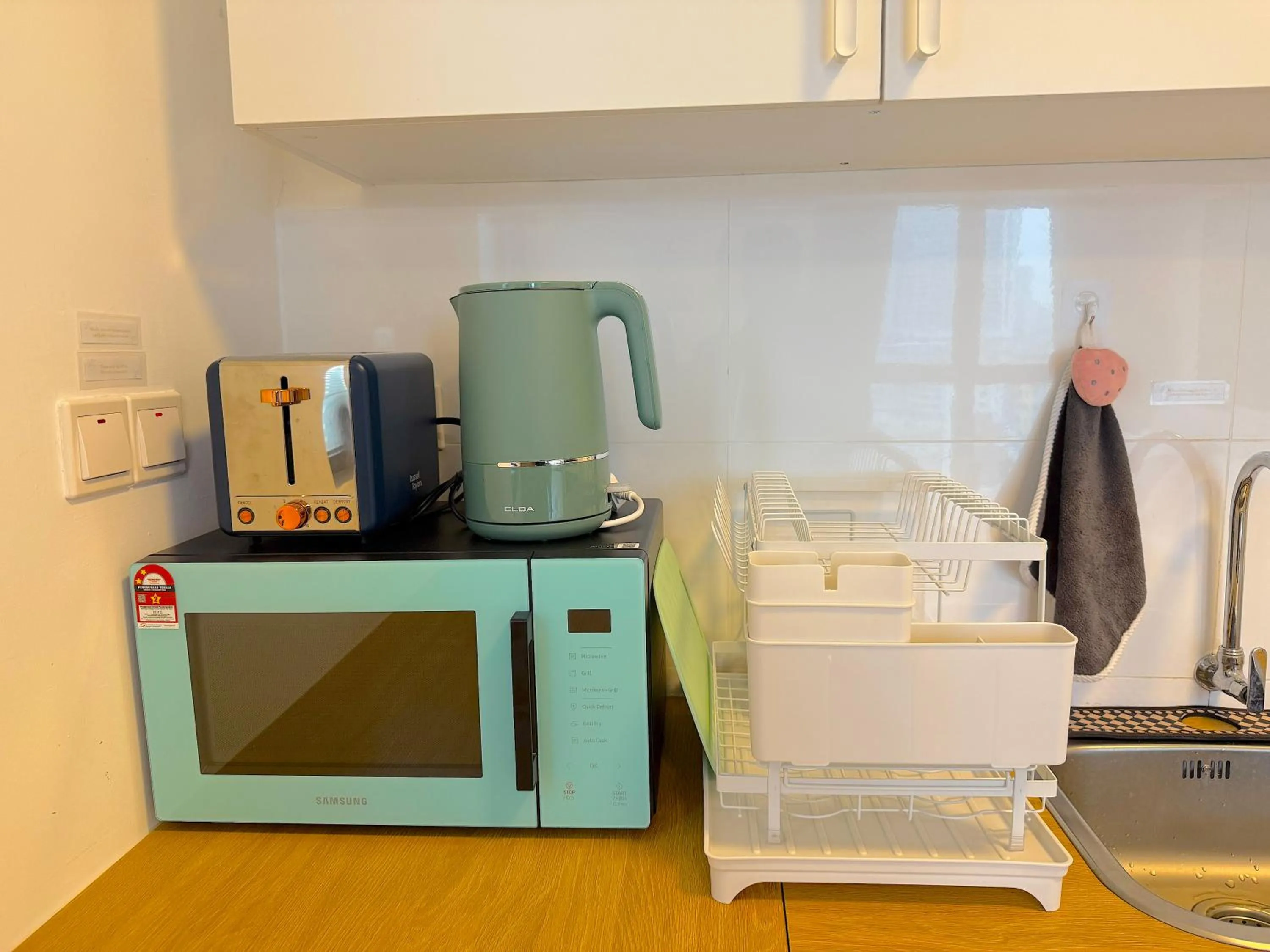 Kitchen or kitchenette in Neu Suites By Serenity Homes Near Gleneagles, KLCC & LRT