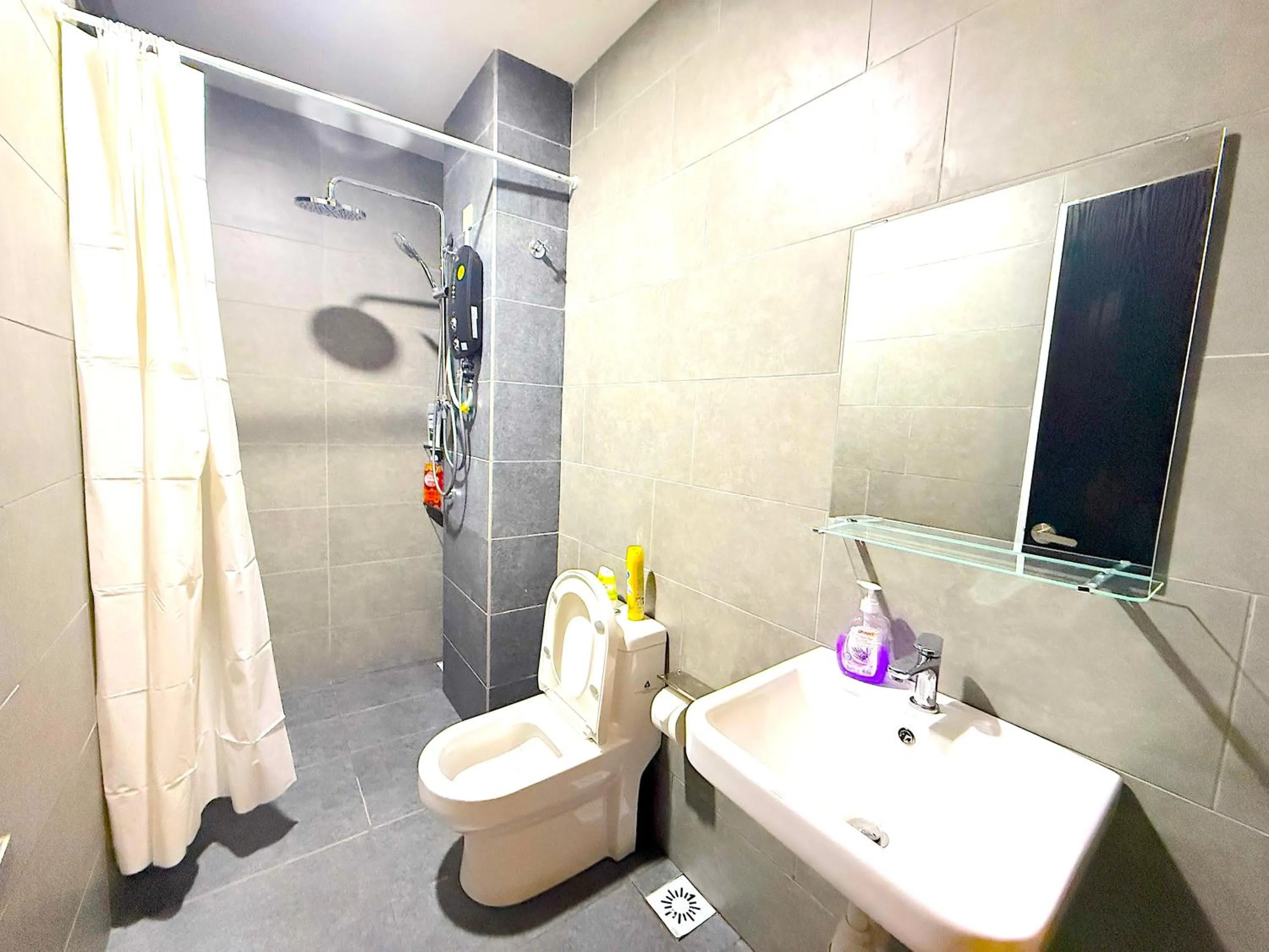 Bathroom in Neu Suites By Serenity Homes Near Gleneagles, KLCC & LRT