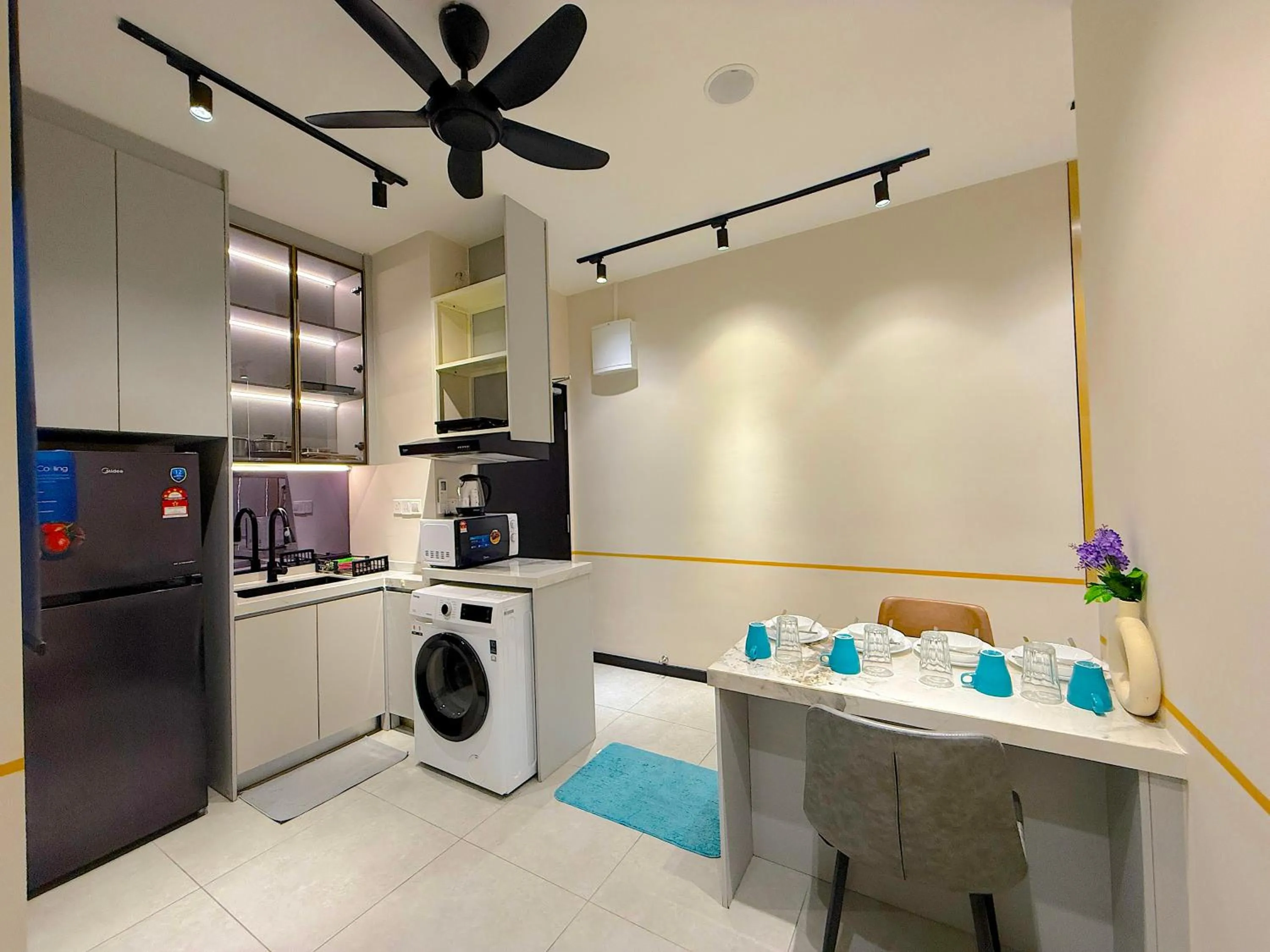 Kitchen or kitchenette in Neu Suites By Serenity Homes Near Gleneagles, KLCC & LRT