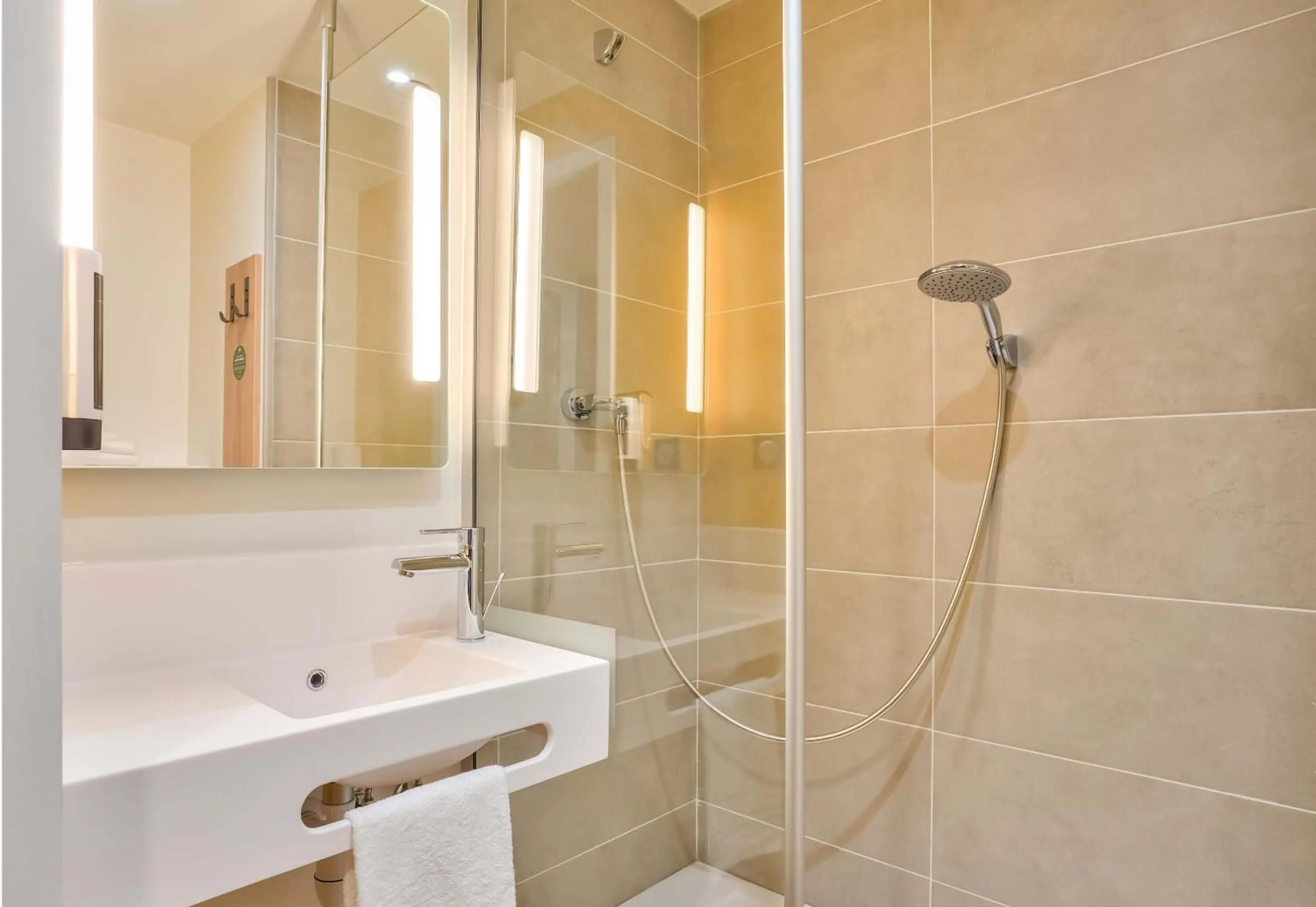 Bathroom in B&B HOTEL Paris Porte d'Orléans